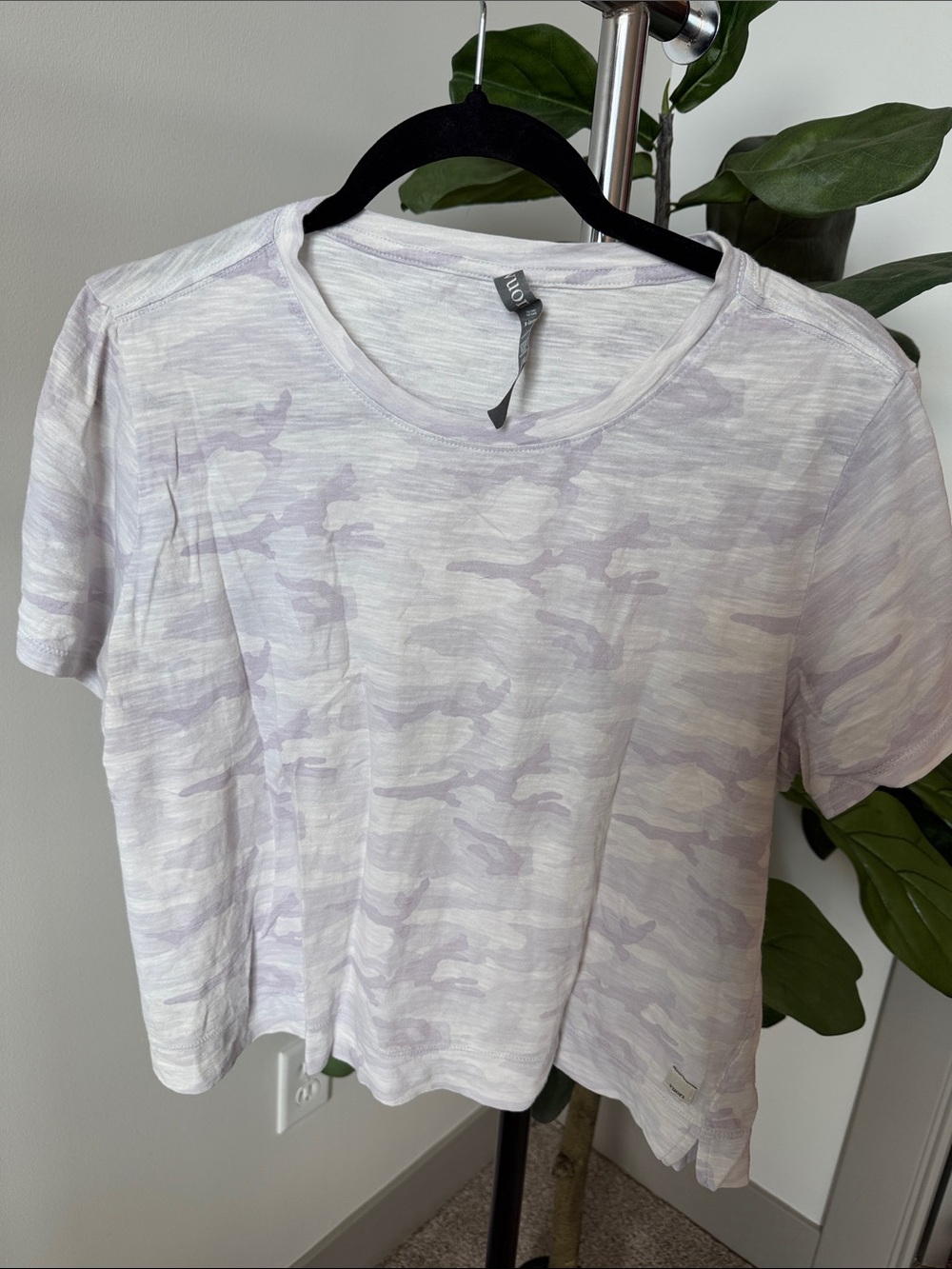 Vuori athletica Light Lavender Camo Short Sleeve Tee